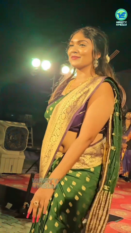 Rj Bincy sexy deep navel in green saree mp4 snapshot 00 01 391