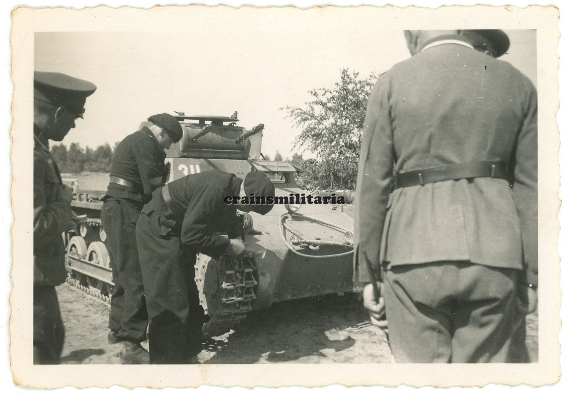 Orig. Foto Panzer I Tank des Pz.Rgt.2 in EISENACH Thüringen Panzermann (1)