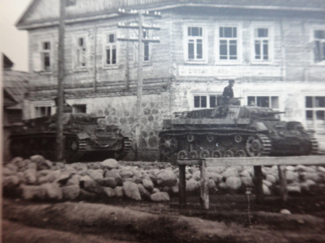 Foto 2 Panzer III Ausf. J mit kurzer Kanone Rußl