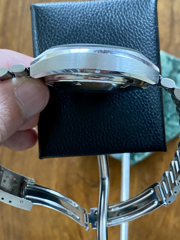 D3743252-62DD-473B-B377-5B7FD02DCF8D