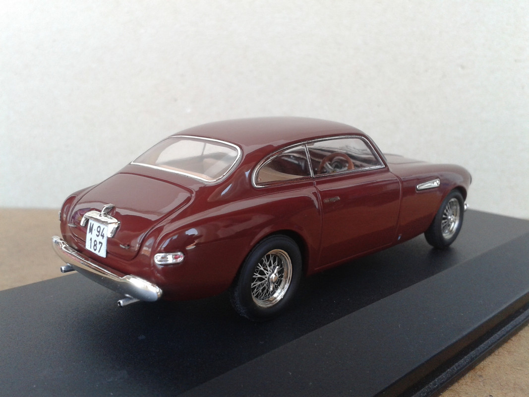 1951 Ferrari 212 Inter Vignale Berlinetta (Hot Wheels Elite) (7)