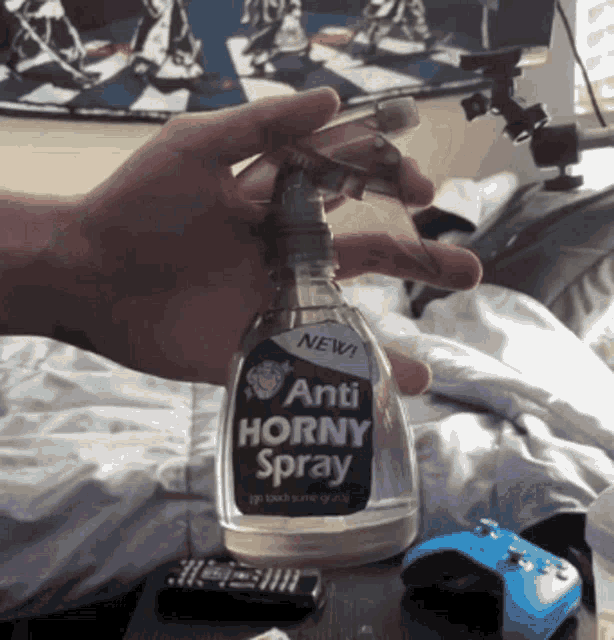 anti-horni-spray.gif
