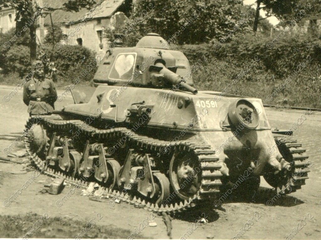 Foto, Wehrmacht, zerstörter Panzer, Hotchkiss H-