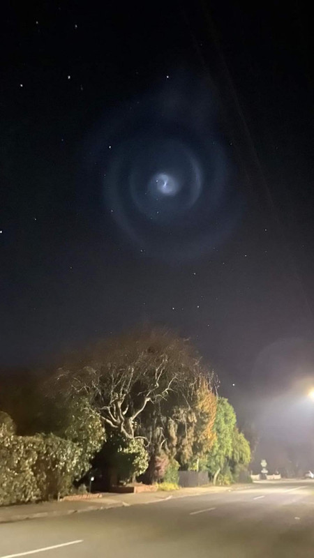 Aparecieron luces misteriosas en Nueva Zelanda, se habla de portales