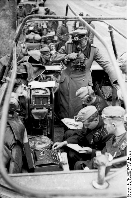 !!Bundesarchiv_101I-769-0229-11A_Frankreich_Enig