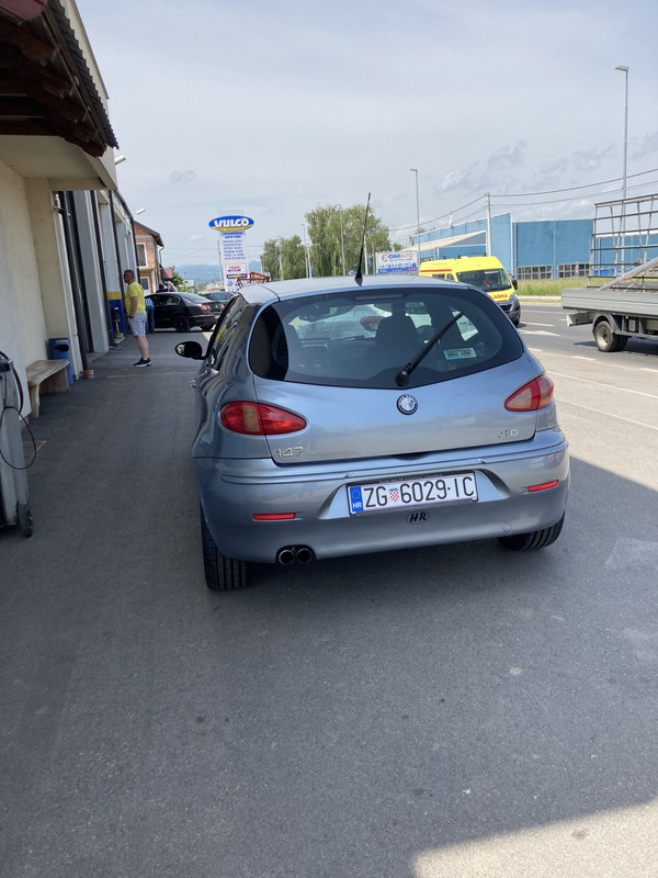 4E245746-BF6E-4F65-9C9D-C3287D7DAEA8