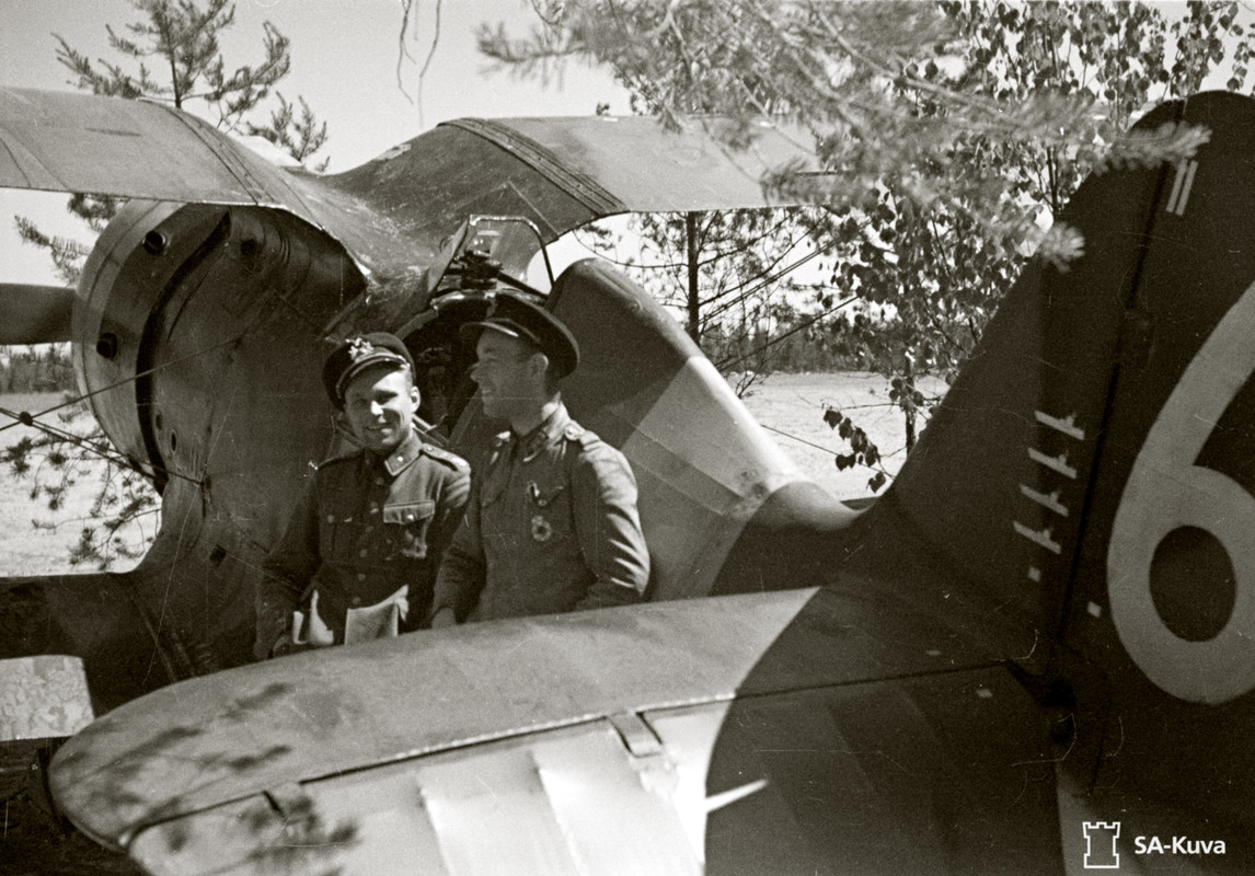 Ilmavoimat-Polikarpov-I-153-FAF-as-IT16-Capt-Ahonius-at-Rompotin-9th-Jul-1942-03