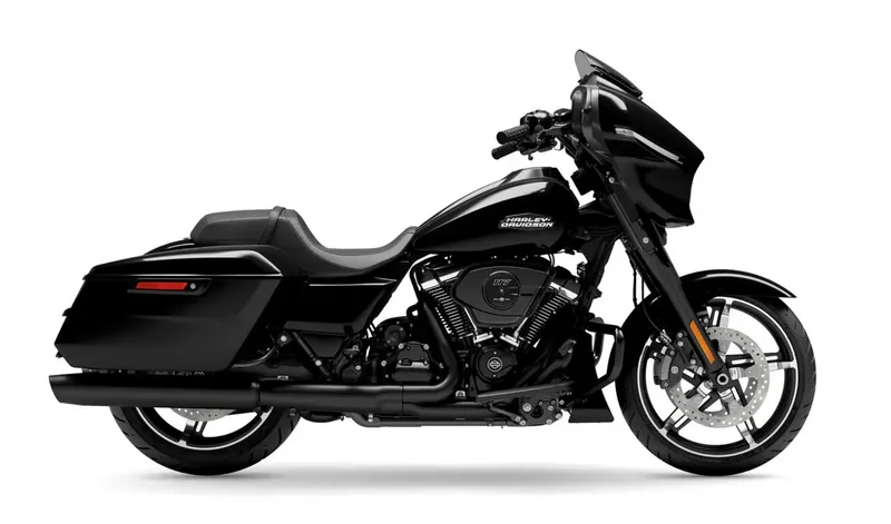 Modelli 2024 2024-Harley-Davidson-Street-Glide1-1200x706