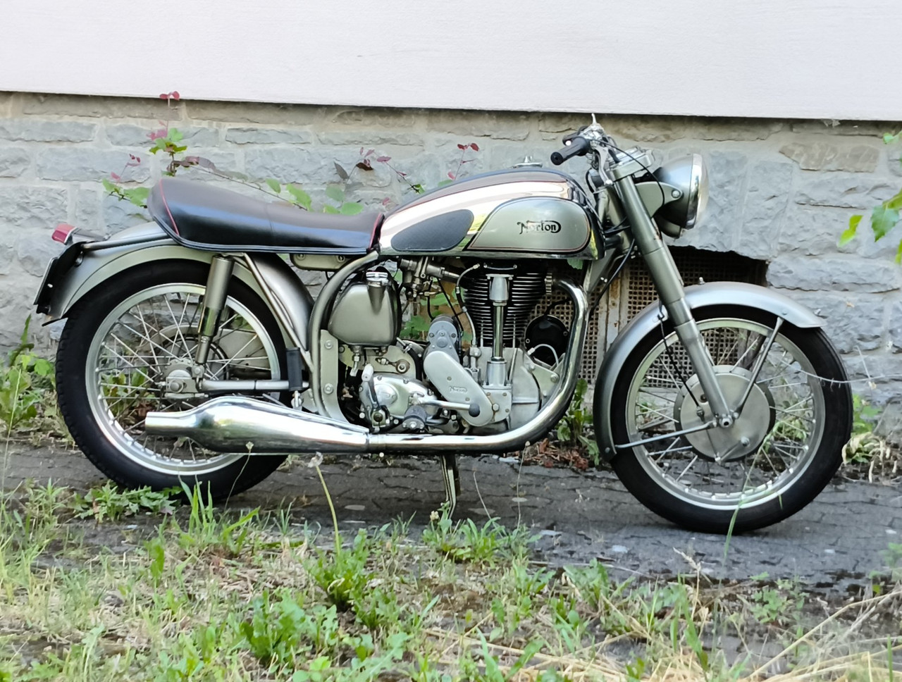1955 Norton International headsteady