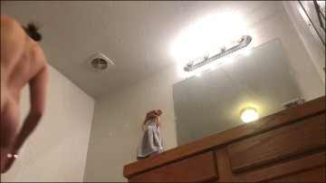 [Image: Voyeur49465105614.jpg]