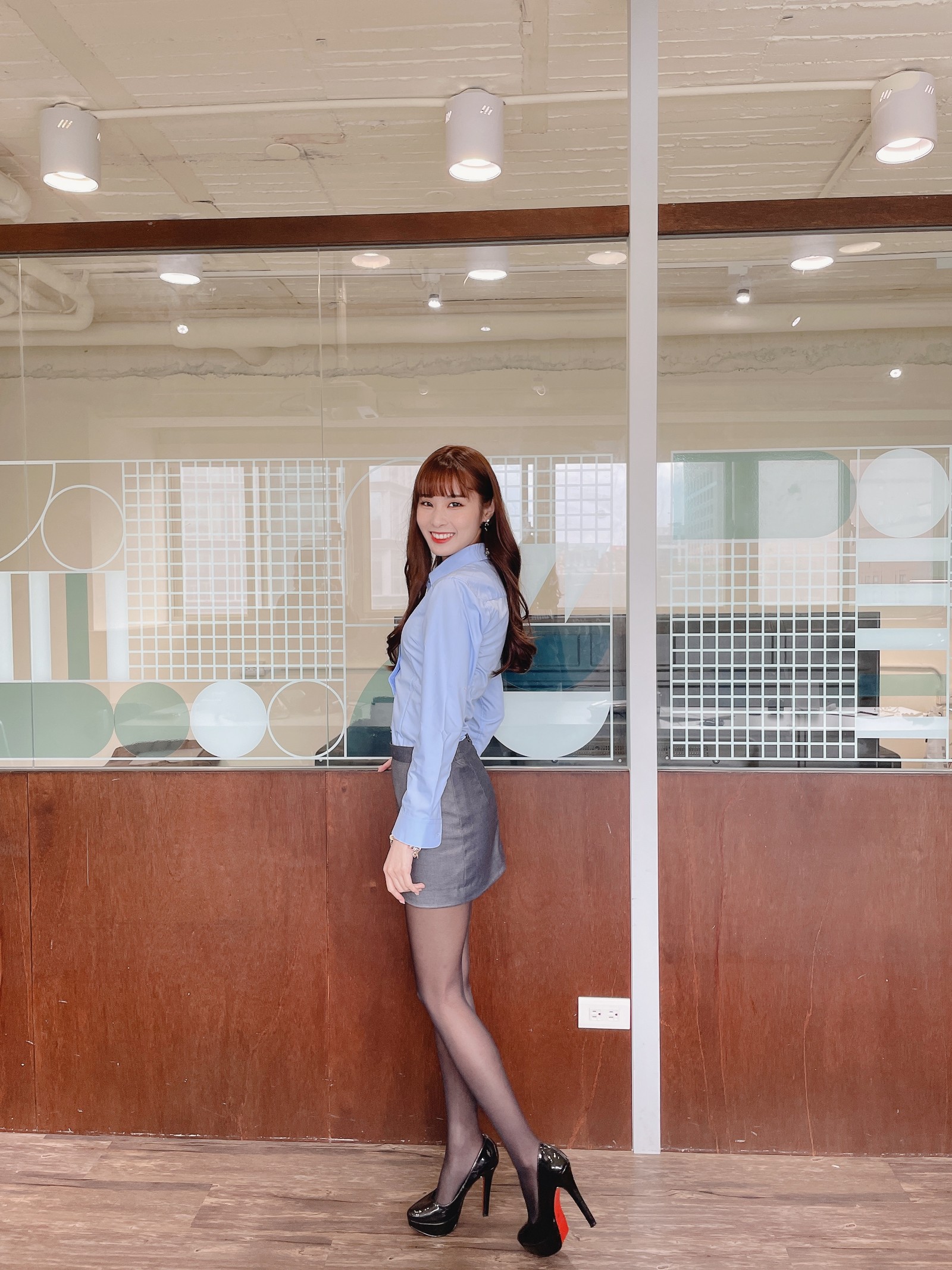 泥泥汝 OL 女郎 B 主题 写真＋视频合集｜高人气职业风作品（350P｜12V｜840MB）插图9