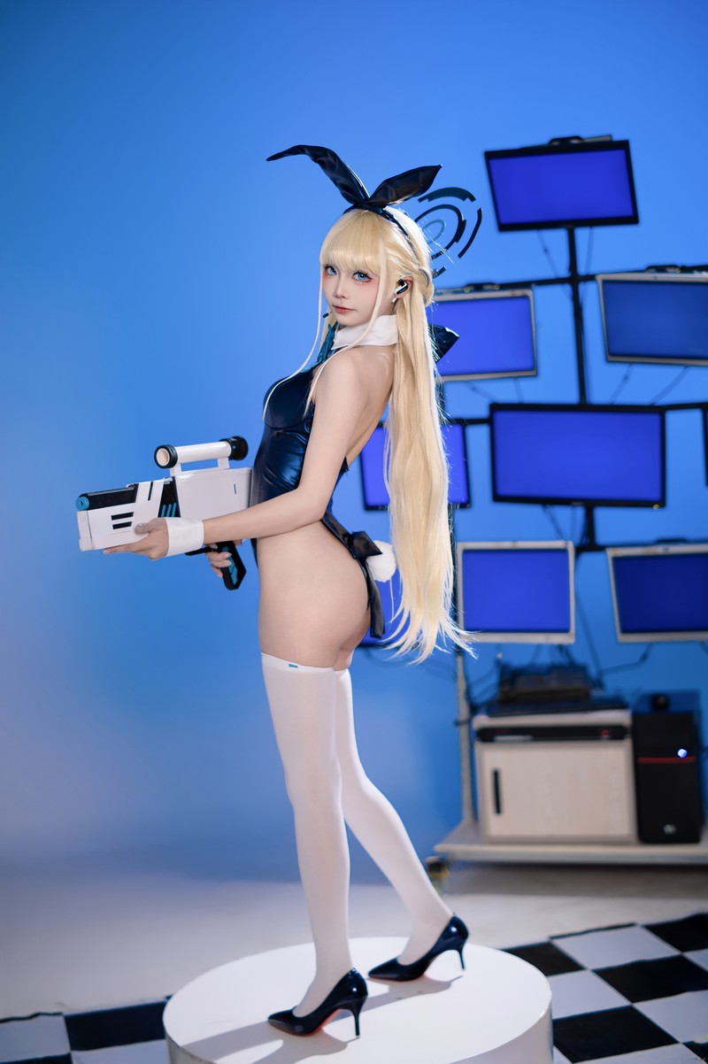艾西Aiwest 小时兔女郎Cosplay写真图集 兔女郎主题高清图集 35P (394.4M)插图1