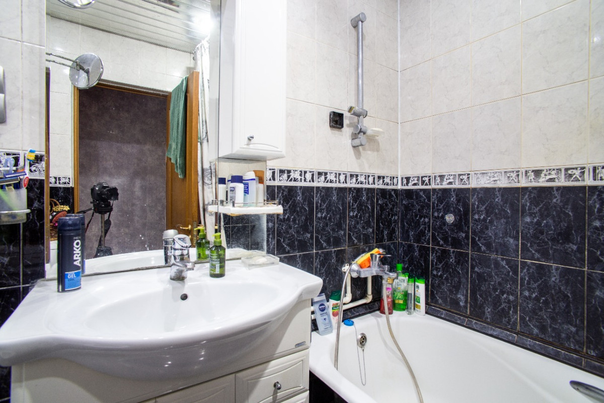 CBF1425F-E924-42E8-AC49-E6BF9C32425B