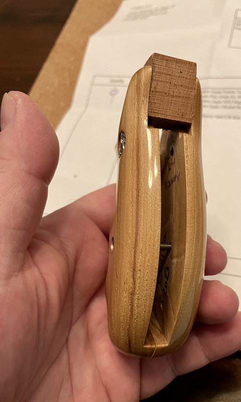 7F9096EA-D8BD-4093-BA8B-2569A757E438