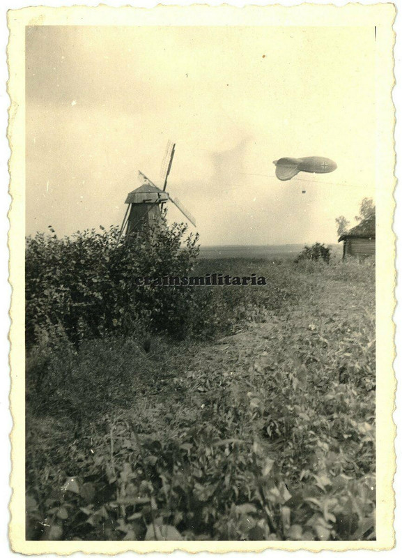Orig. Foto Fesselballon Beobachter Ballon bei Windmühle Mühle Russland 1941
