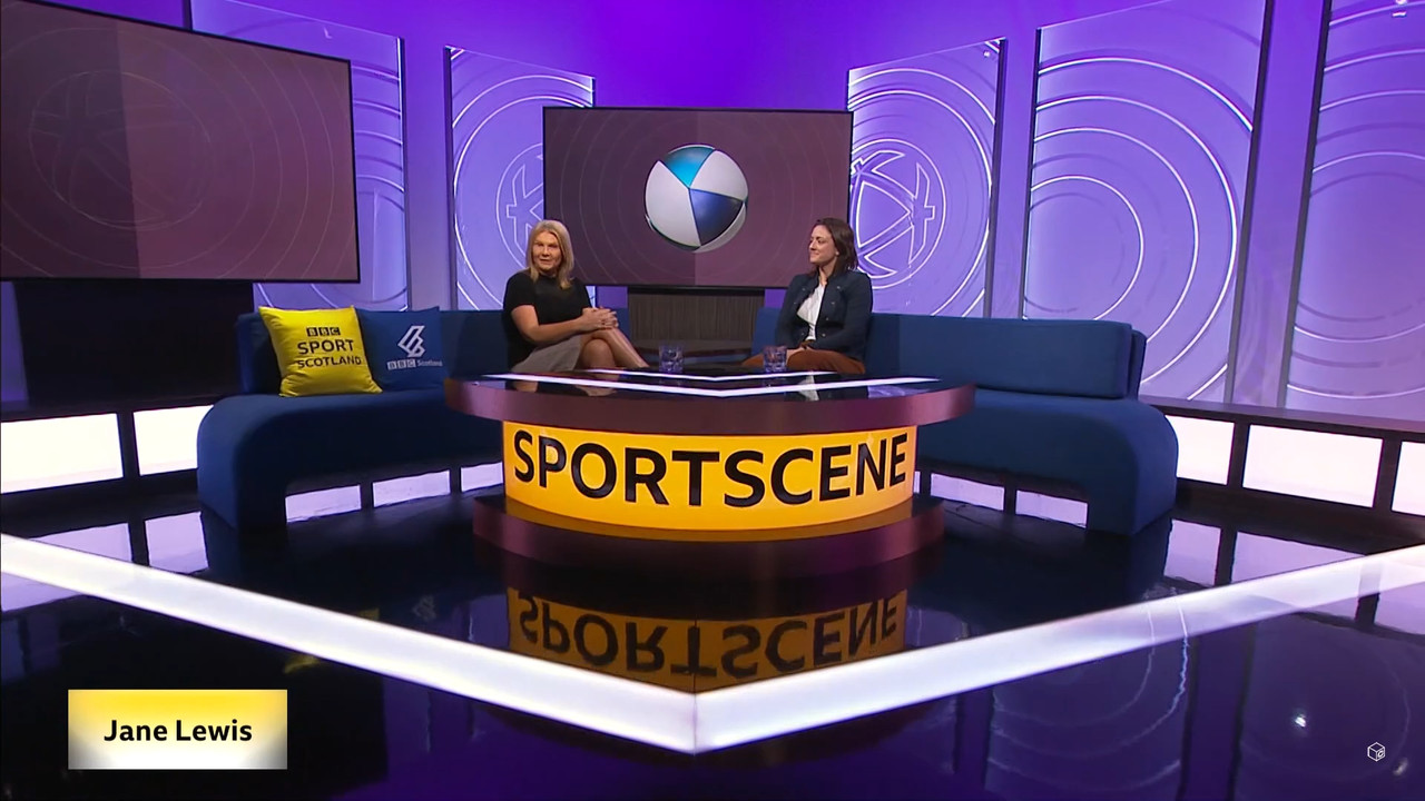 03.06 - 23.10.00 - Sportscene. Jane Lewis presents all the highlights....ts_snapshot_09.59.666