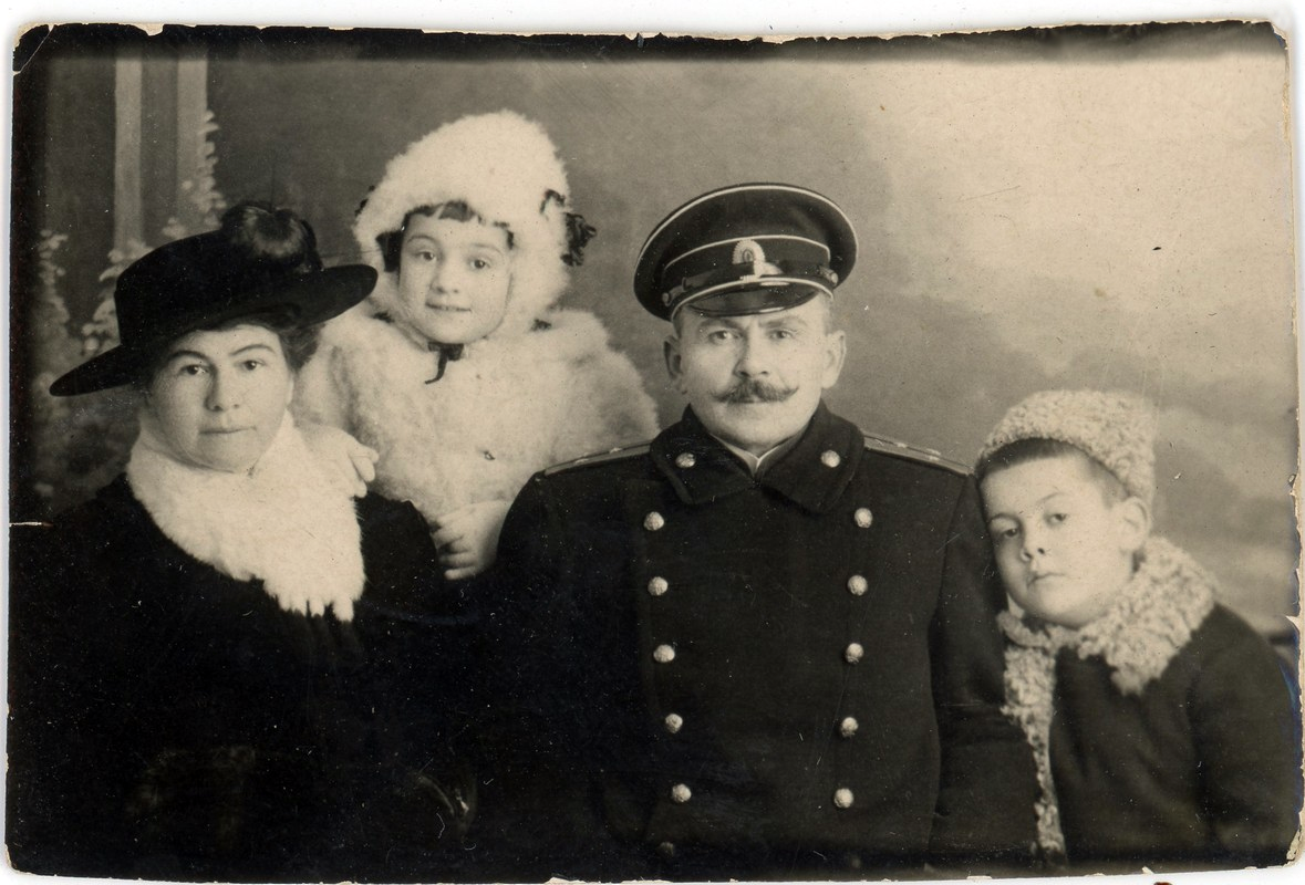 Тамара, Наталья, Александр Макарьевич и Давид Чавчавадзе