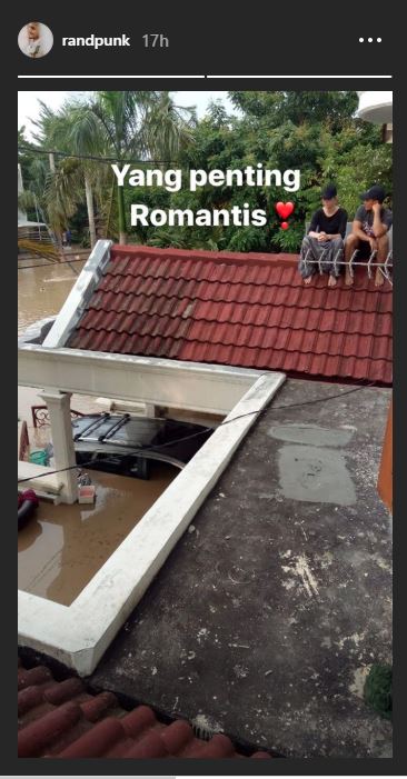 Randy Pangalila dan istri