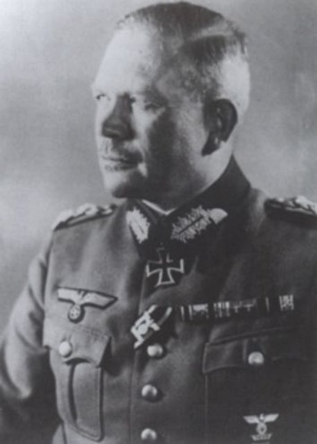 Un retrato de Guderian después de conseguir la Cruz de Caballero durante la campaña polaca mientras mandaba el XIX Cuerpo Motorizado