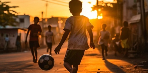 Il Papa: i migranti sono una vera benedizione, desiderare dignità e pace per tutti dans Amicizia Il-seme-della-pace-si-manifesta-nelle-piazze-brulicanti-di-fanciulli-nella-gioia-di-poter-giocare-s