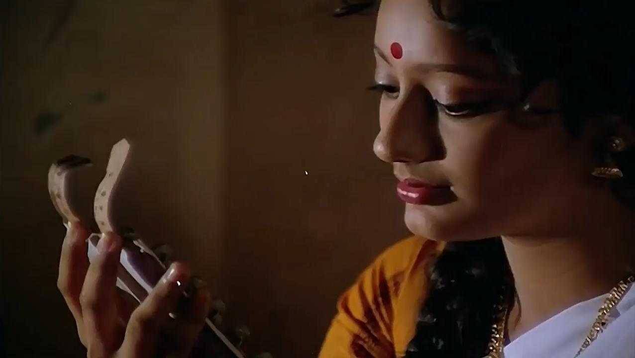 Karagattakaran 1989 WebRip [Tamil] 480p 720p Screenshot