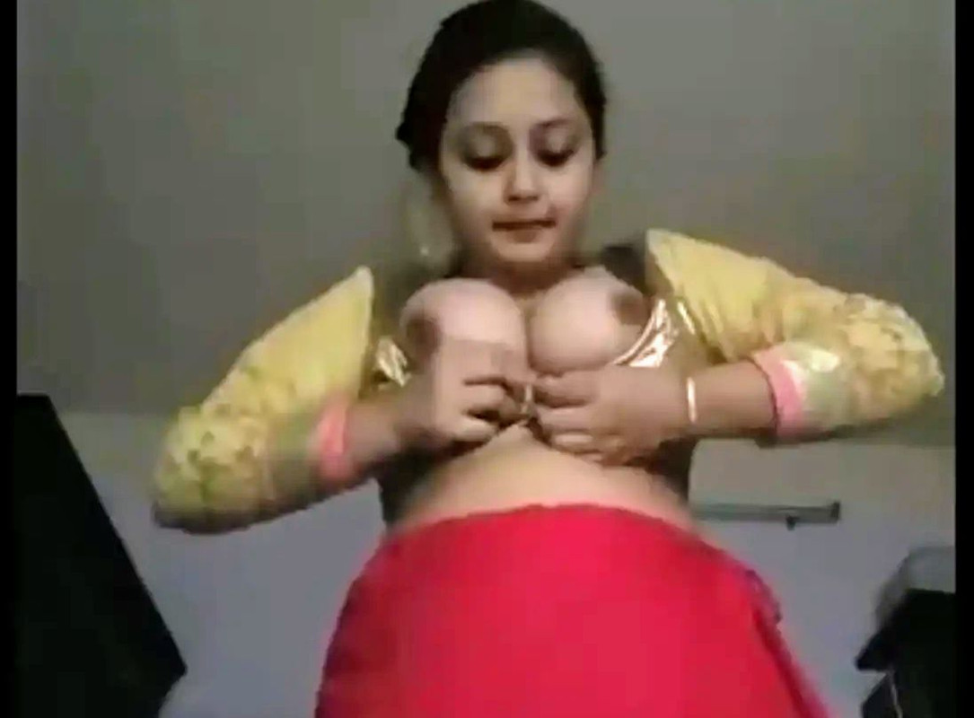 Hot and sexy Bhabhi remove panty coat and showing closeup