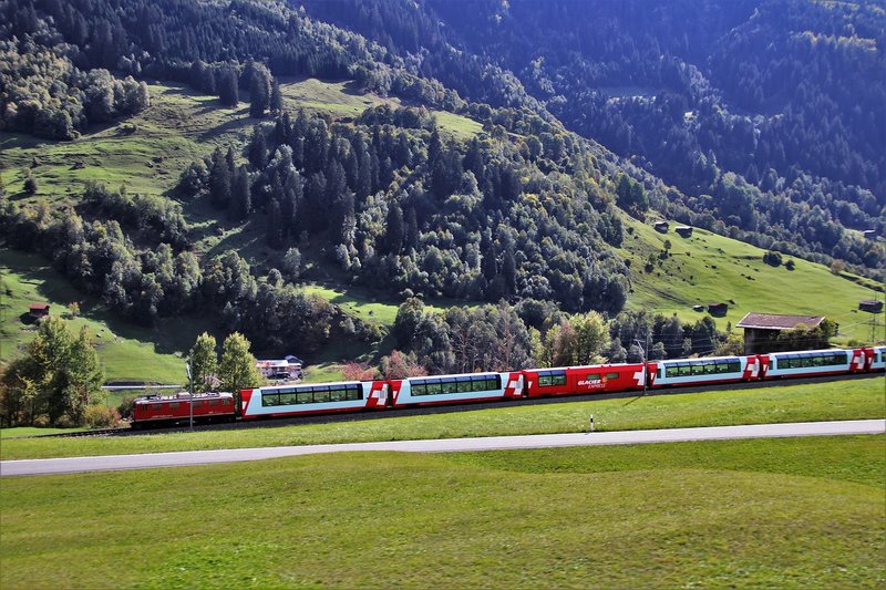 red-train-3.jpg