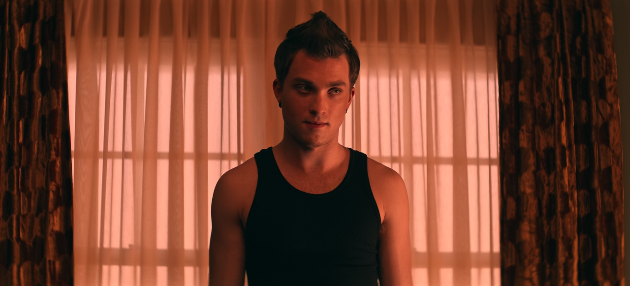 Superman.&.Lois.S02E10.Bizarros.in.a.Bizarro.World.1080p.10bit.AMZN.WEB-DL.DDP5.1.HEVC-Vyndros.mkv_s