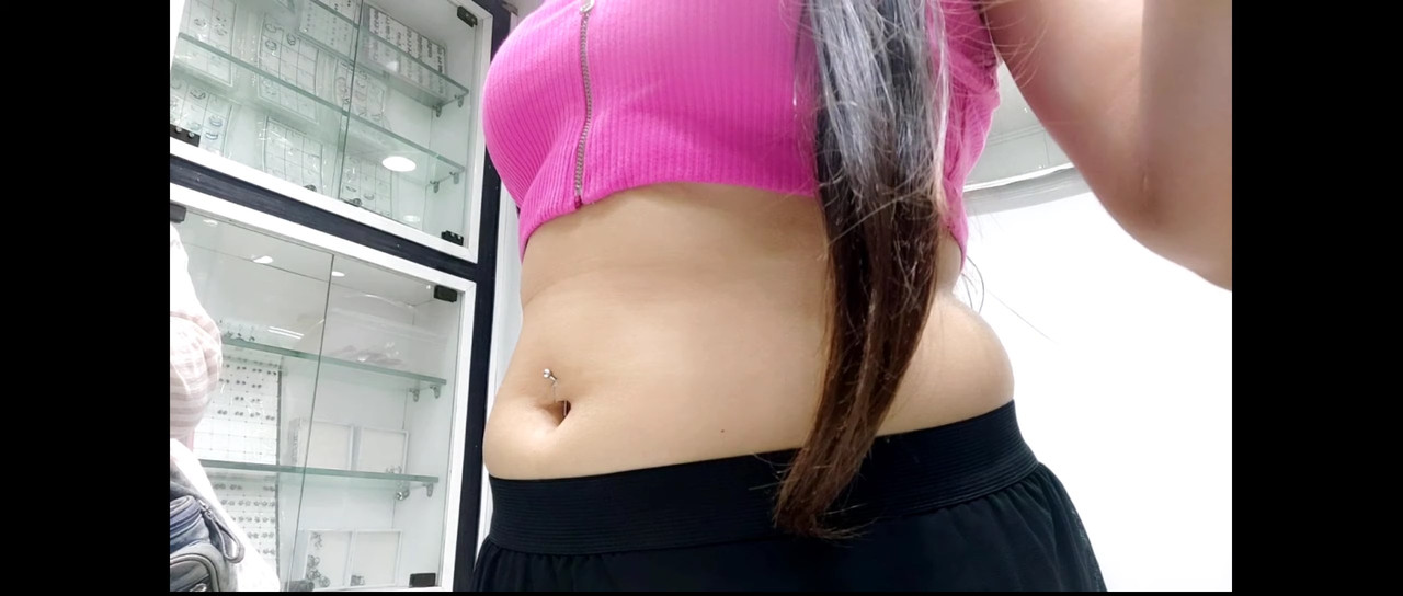 [Image: Desi-Girl-Sexy-navel-Piercing-in-Pink-To...30-667.jpg]