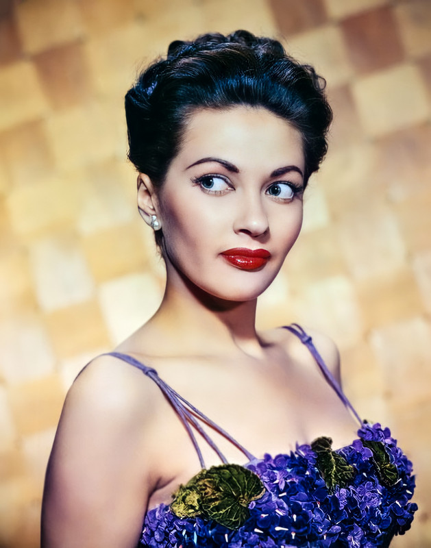Yvonne De Carlo d26