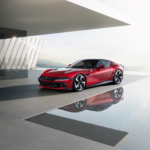 New_Ferrari_V12_ext_06_Design_red_640x480