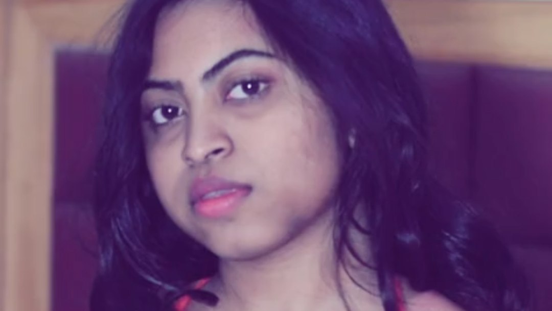 model shreya mondal rubbing her big boobs exclusive
