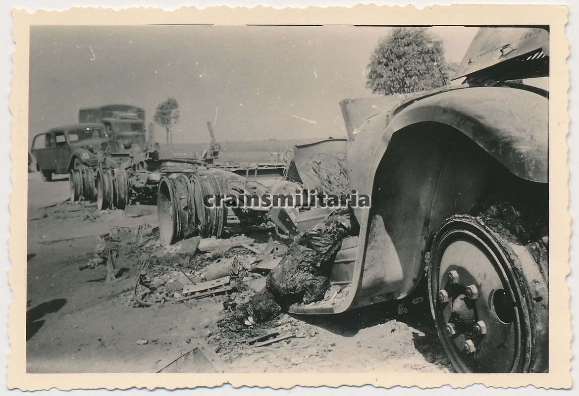 Orig. Foto zerstörte Lkw Beute Citroen Traction 