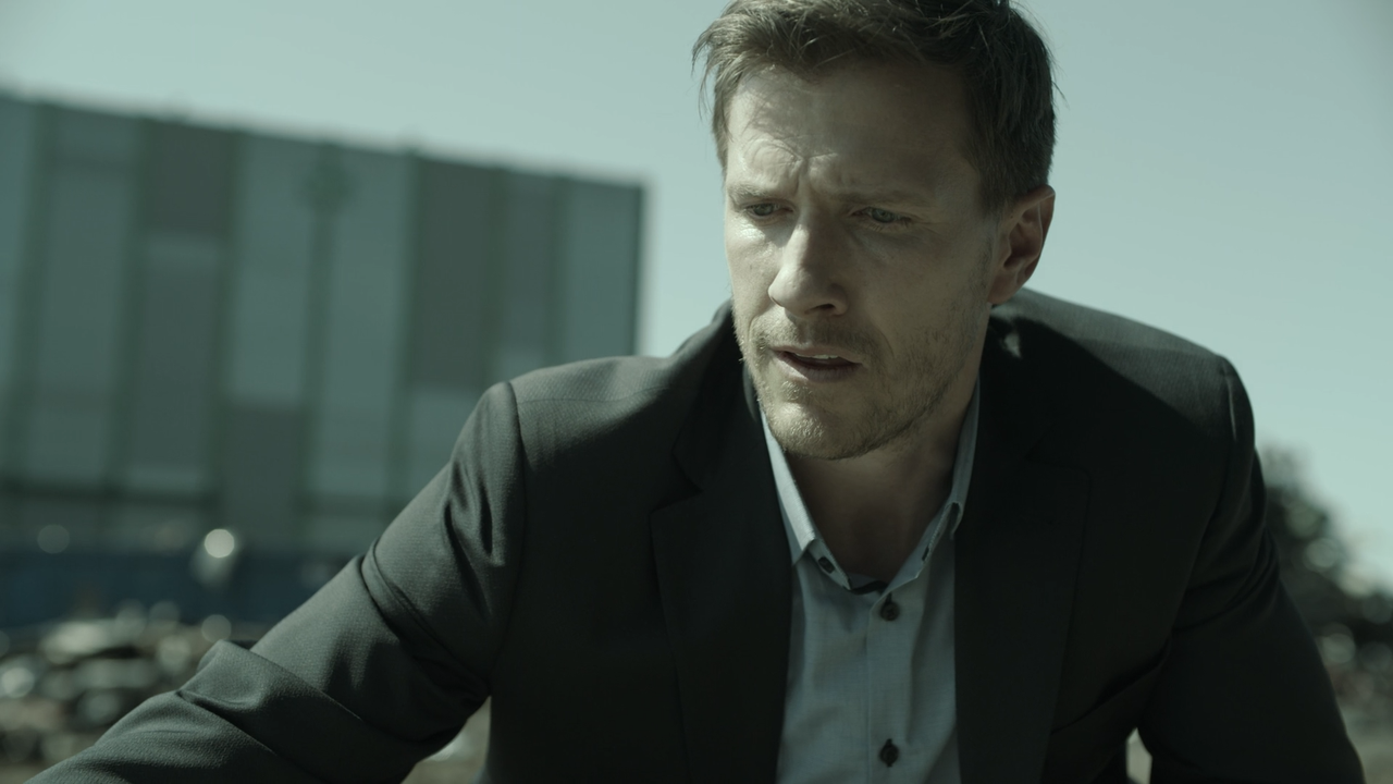 Absentia.S03E01.Tabula.Rasa.ITA.ENG.1080p.AMZN.WEB-DLMux.H.264-MeM.mkv_snapshot_10.13_[2020.09.20_16