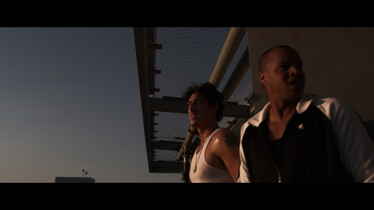 skyline.2010.4k-kc.mkv_snapshot_00.26.06.308