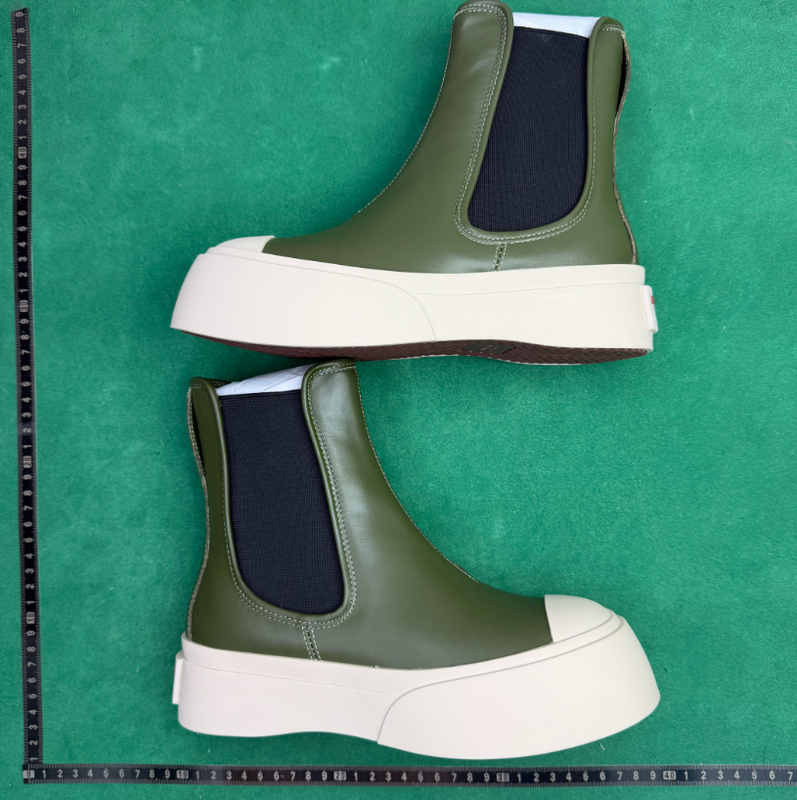 720、UGG Eva