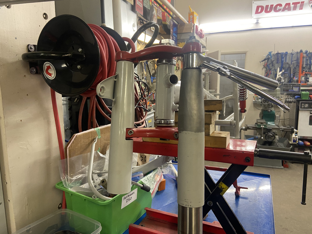 0112A54E-8CBB-407B-A6D2-5A31EBCA9B3C