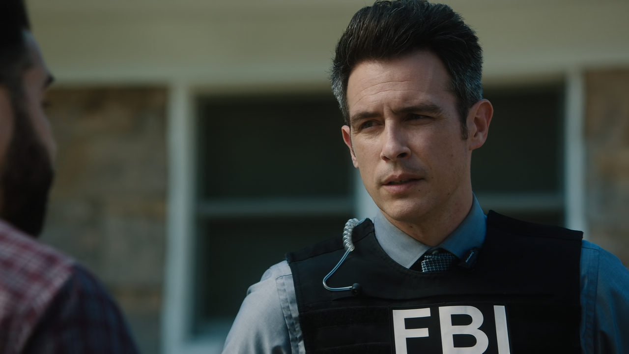 FBI.S05E01.Hero’s.Journey.1080p.10bit.AMZN.WEB-DL.DDP5.1.HEVC-Vyndros.mkv_snapshot_13.09_[2022.09.22