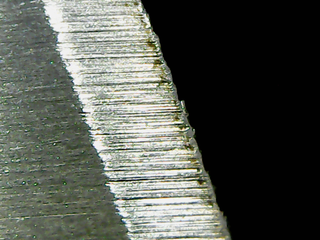 Edge - Spyderco Military S90V - 1