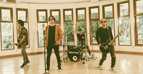 Band Hijau Daun