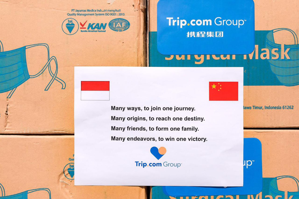Bantuan APD dari Trip.com Group untuk Indonesia.
