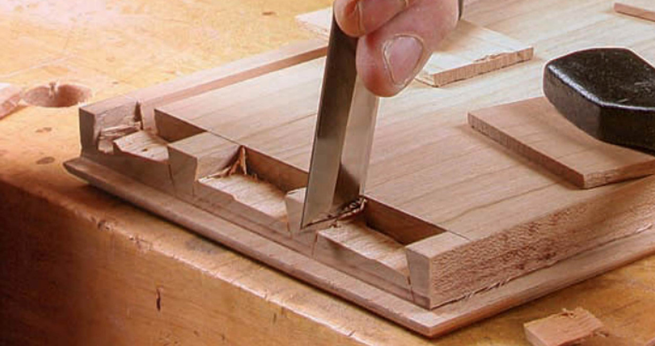 [Image: Lipped-dovetail1.jpg]