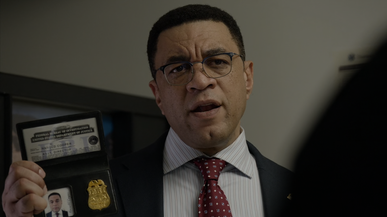The.Blacklist.S08E03.16.Ounces.1080p.10bit.AMZN.WEB-DL.DDP5.1.HEVC-Vyndros.mkv_snapshot_25.24_[2021.
