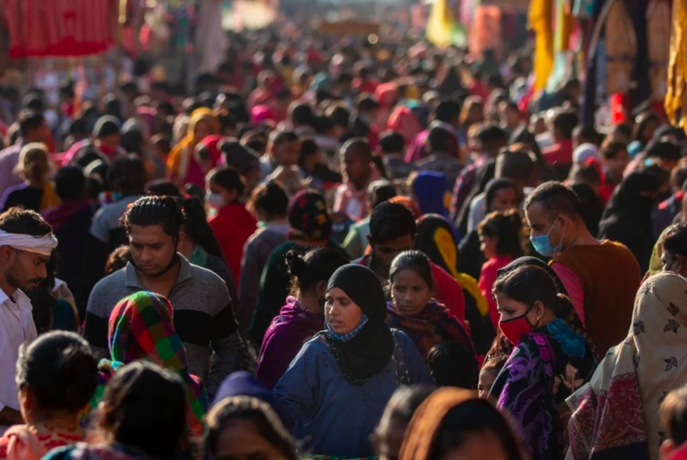 Estados de la India imponen restricciones ante aumento de casos de COVID-19