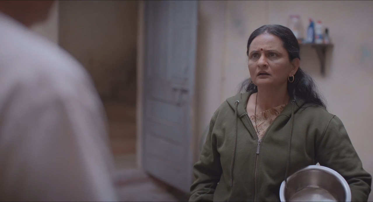 Gullak 2024 WebRip Season 4 [Hindi + Tamil + Telugu + Malayalam + Kannada] 480p 720p ESub Screenshot