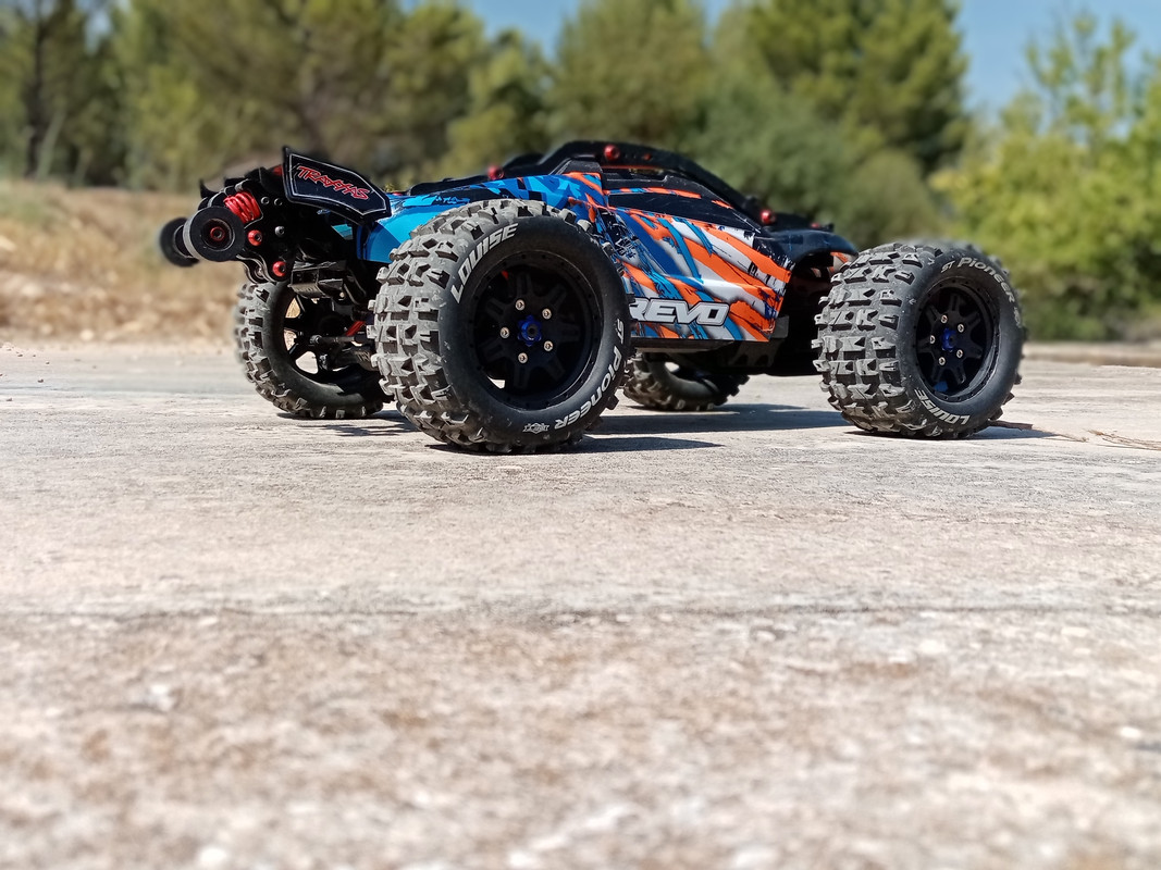 Mon E REVO 2 TRAXXAS 1