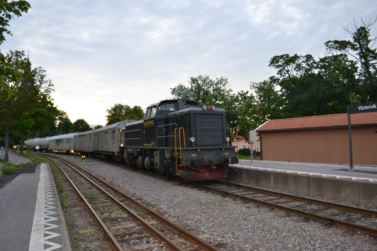 Ogräsbekämpningståg i Vk 7 juli 2015 004