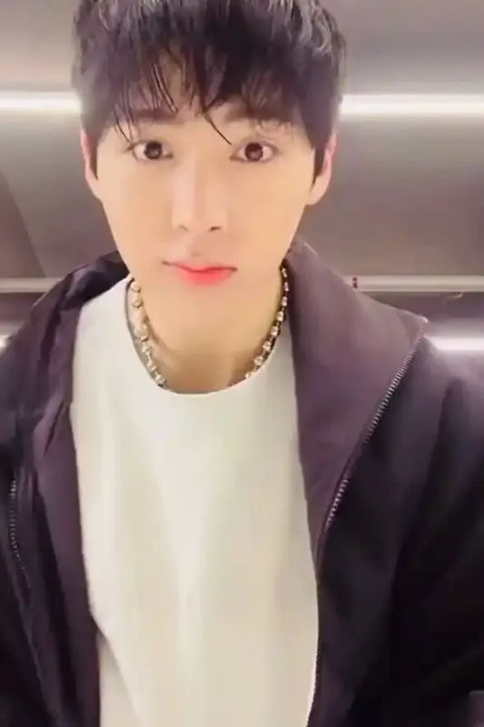 1aaef2ae98ca26cc2b4d249aafdca053_copy_588x883