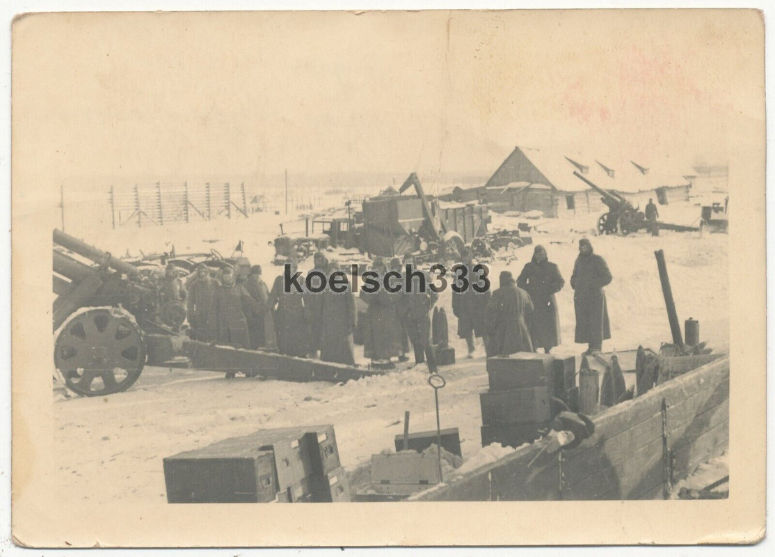 Foto Artillerie Geschütze der Wehrmacht in Feuerstellung in Ugra Russland Winter