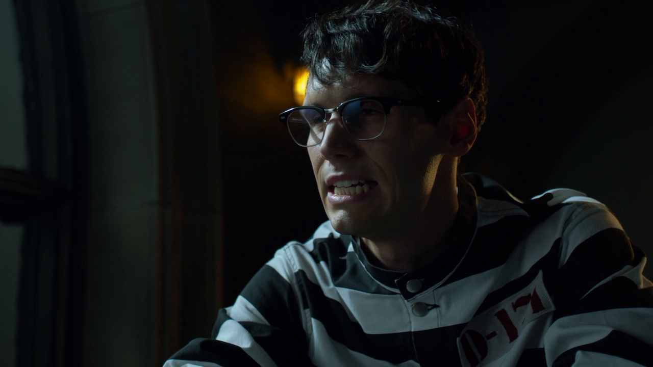 Gotham.S03E01.Il.cacciatore.di.taglie.720p.BDRip.ITA.ENG.x264-BlackBit[screenshot 7]